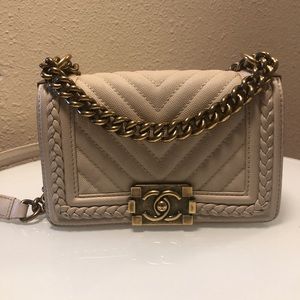 Small Chanel chevron beige boy bag